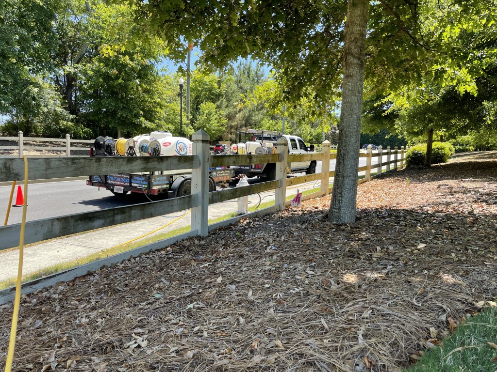 HOA Fence and Entry Sign Cleaning in Grayson, GA