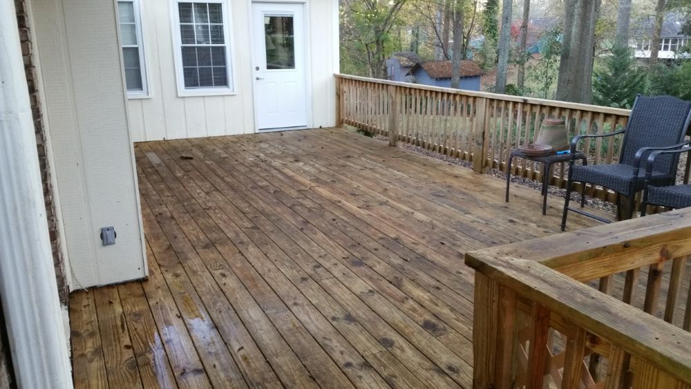 House washing and deck cleaning in snellville ga 30039