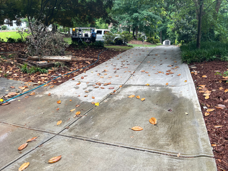 Lilburn house and pressure washing